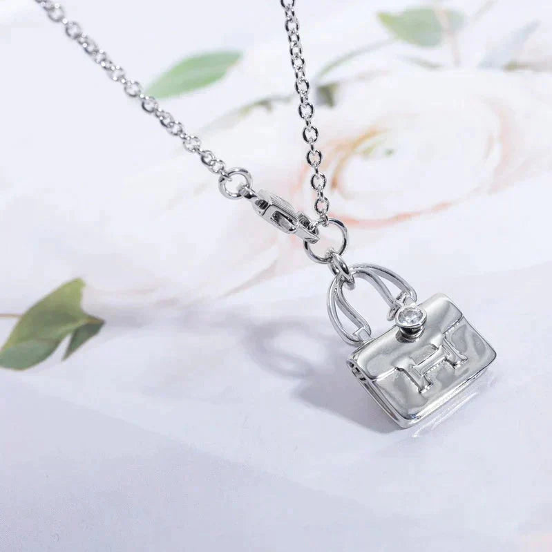 ¡®Imperial¡¯AMULETTE PEDANT SILVER NECKLACE