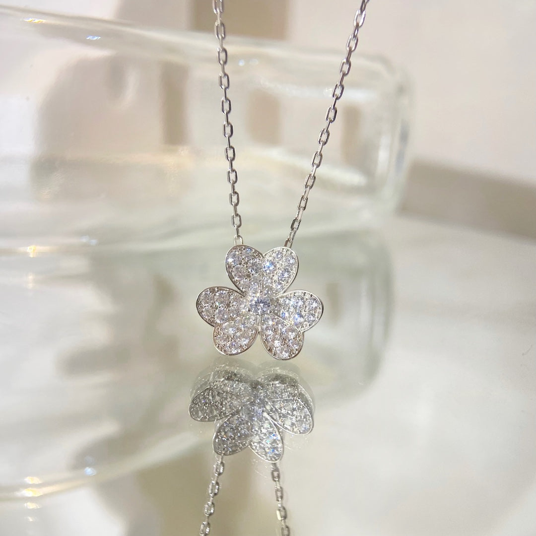 ¡®Imperial¡¯FLOWER DIAMOND NECKLACE