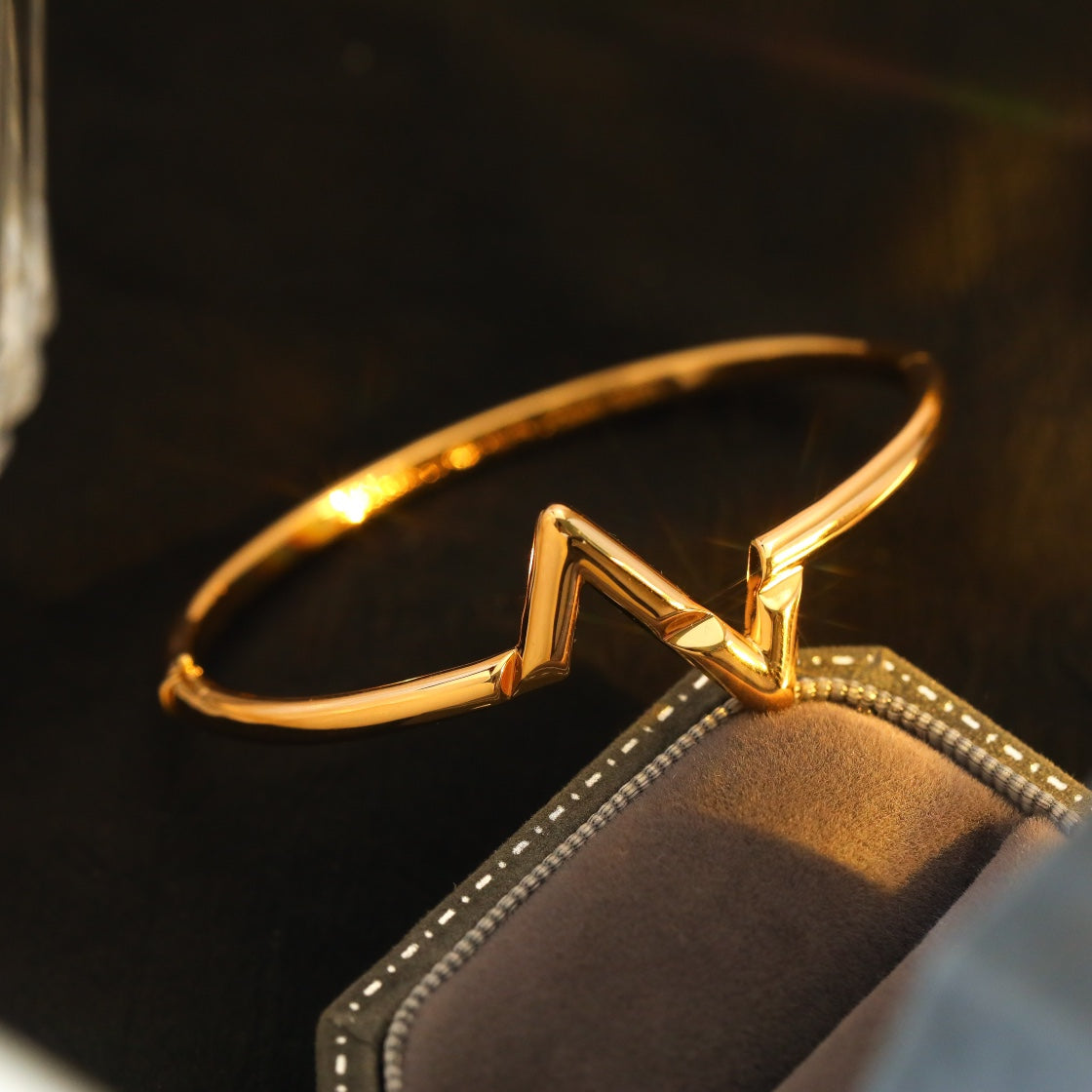 ¡®Imperial¡¯VOLTE UPSITE DOWN BRACELET