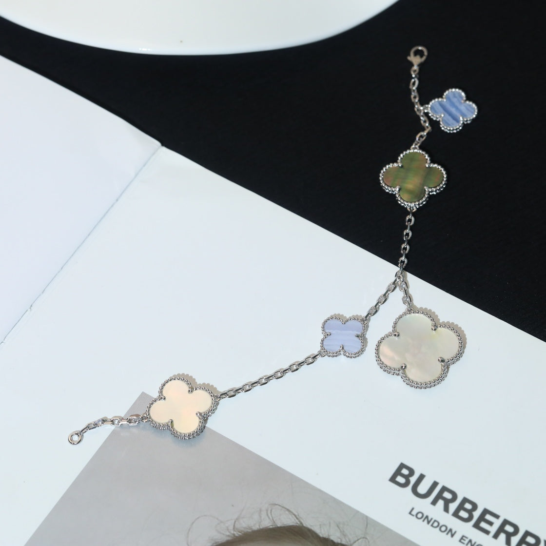 ¡®Imperial¡¯CLOVER BRACELET 5 MOTIFS MOP CHALCEDONY SILVER
