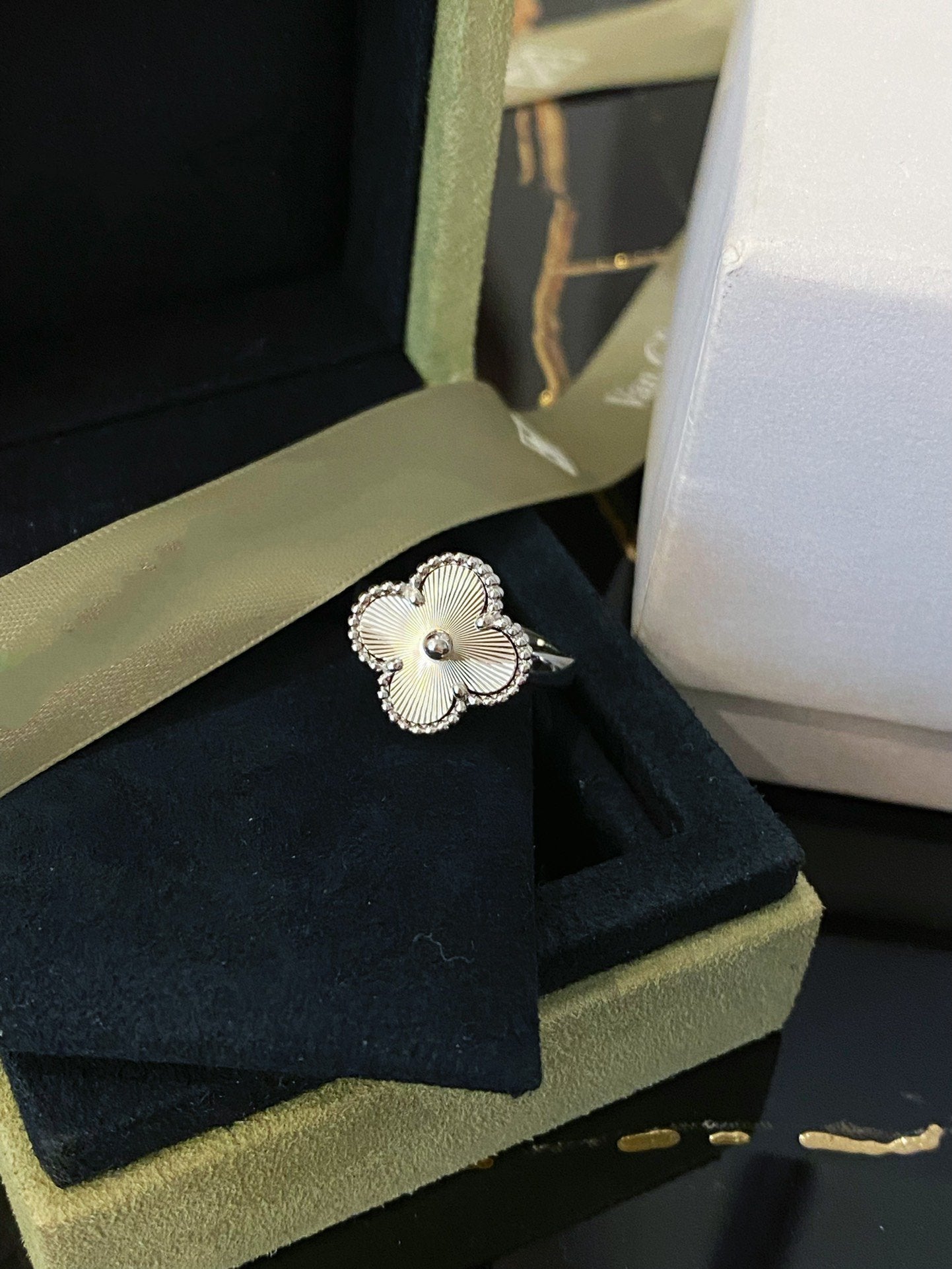 ¡®Imperial¡¯CLOVER SILVER RING