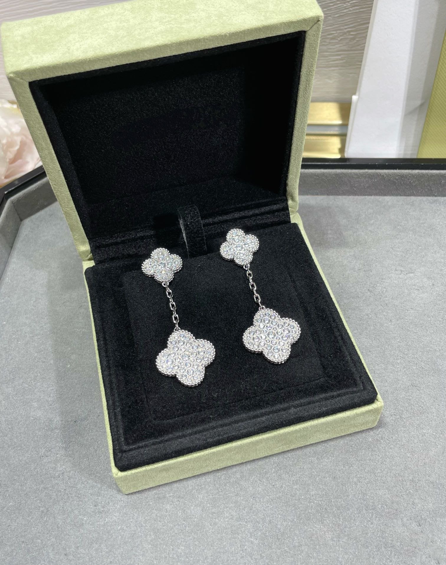 ¡®Imperial¡¯CLOVER 2 MOTIFS DIAMOND PAVED SILVER EARRINGS
