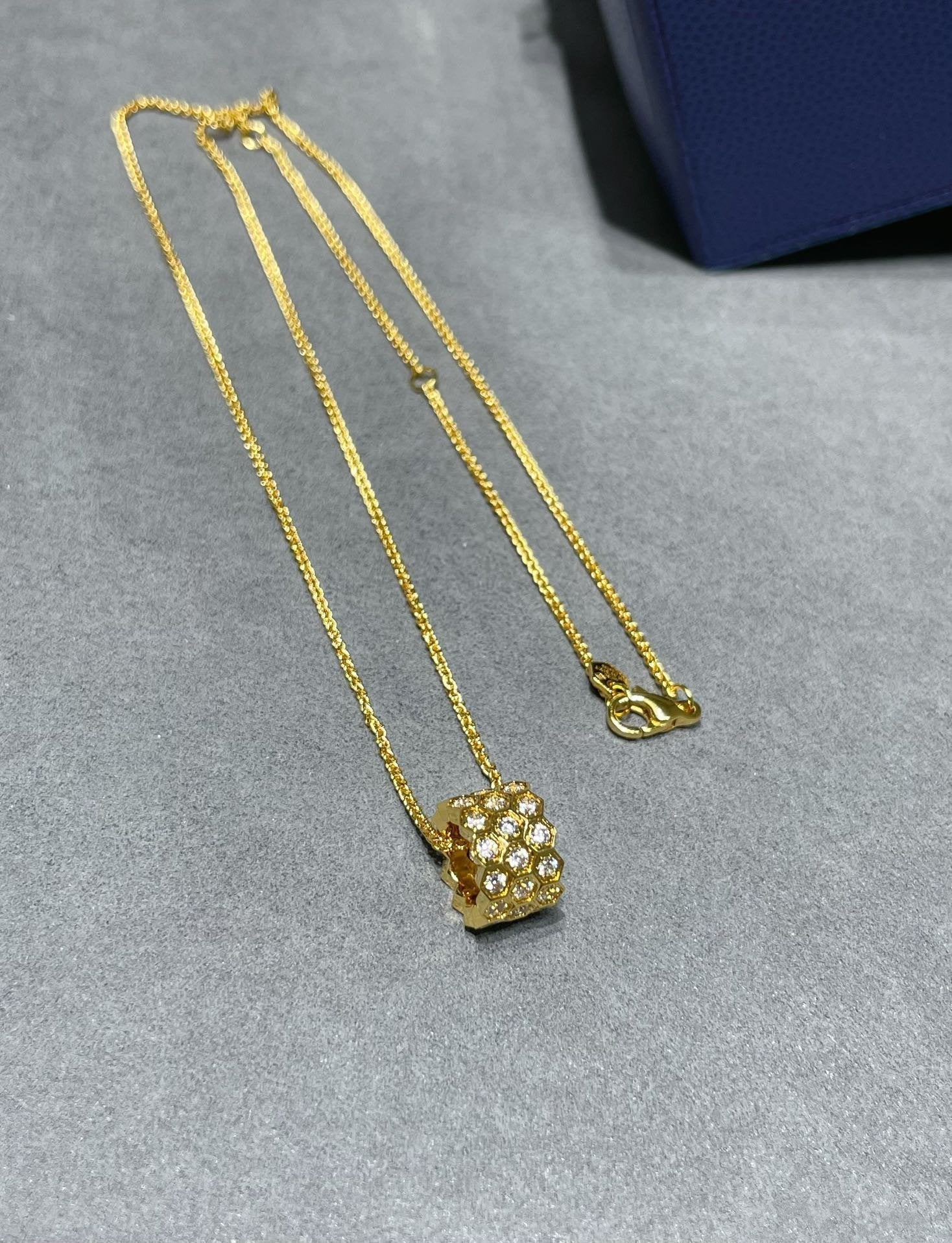 ¡®Imperial¡¯BEE LOVE DIAMOND PAVED 3 ROW NECKLACE