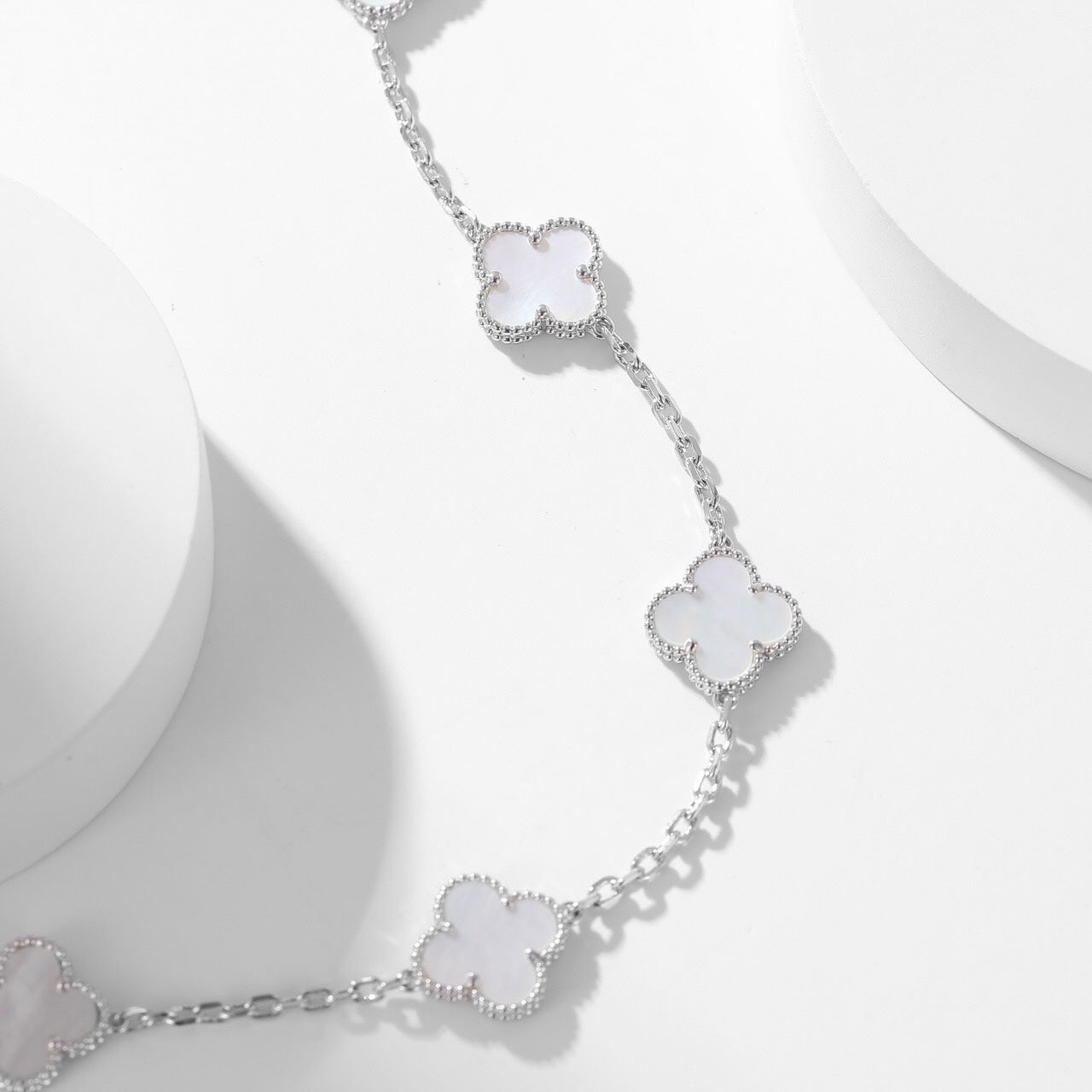 ¡®Imperial¡¯CLOVER 10 MOTIFS WHITE MOTHER OF PEARL NECKLACE