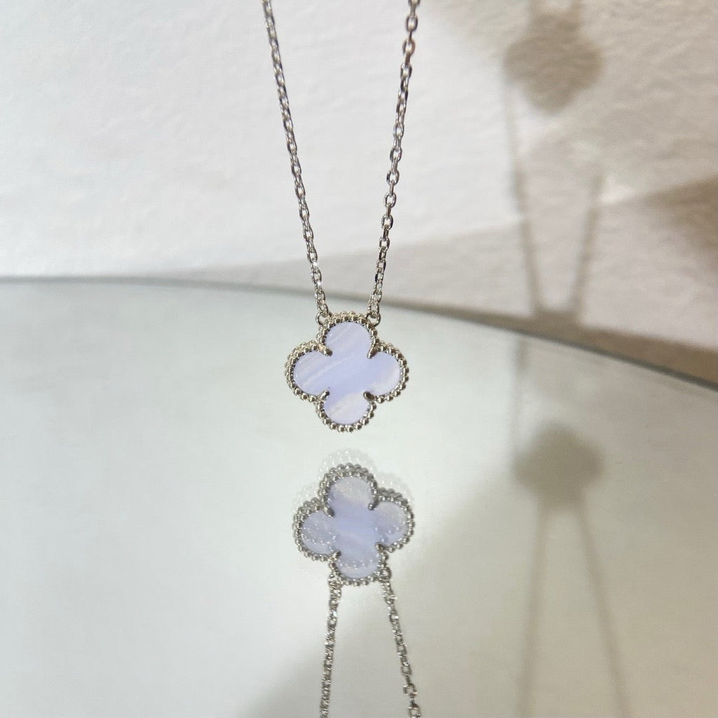 ¡®Imperial¡¯CLOVER 15MM BLUE CHALCEDONY NECKLACE SILVER