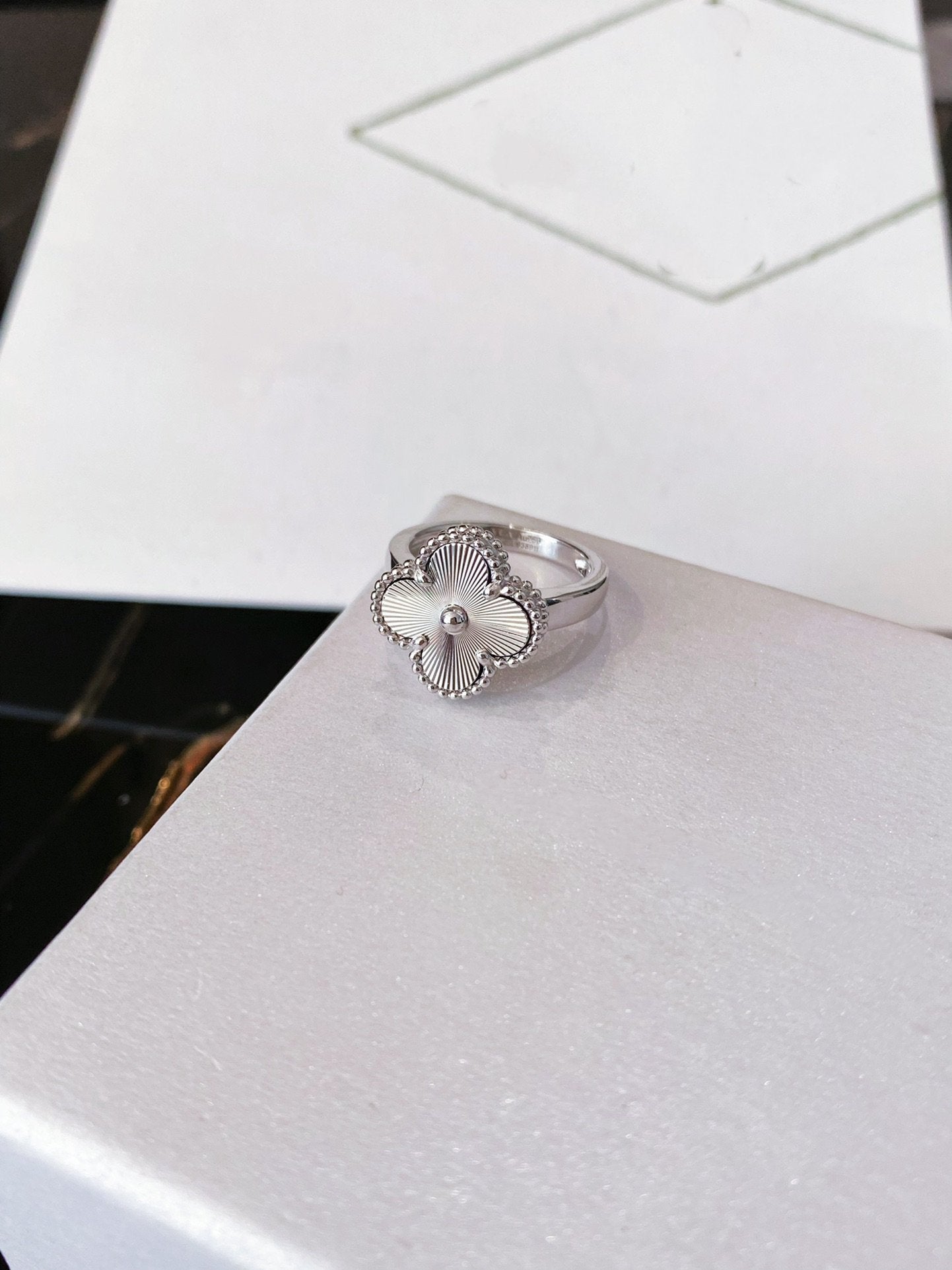 ¡®Imperial¡¯CLOVER SILVER RING